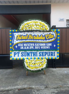Papan Bunga Duka di Santiong